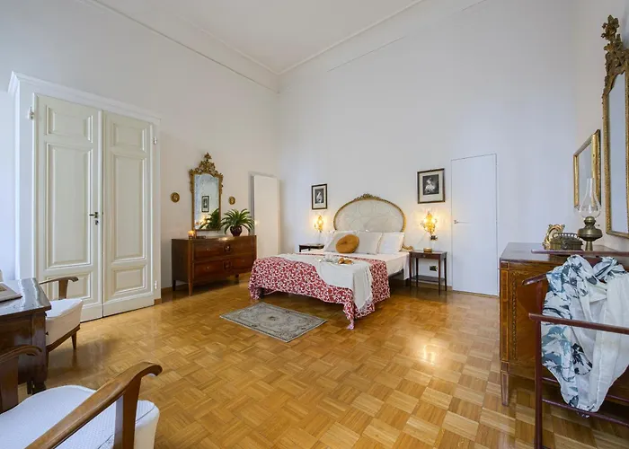 Lungarno Prestige - Residenza Nobiliare Florence